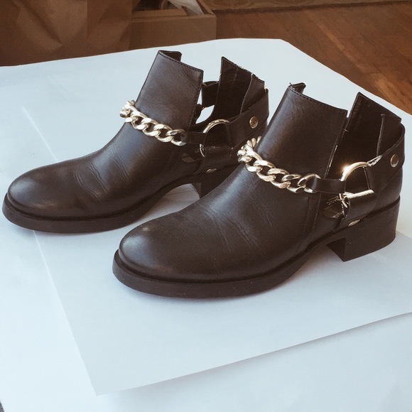 Zara Shoes - ZARA LEATHER BOOTS WITH CHAIN DETAILS